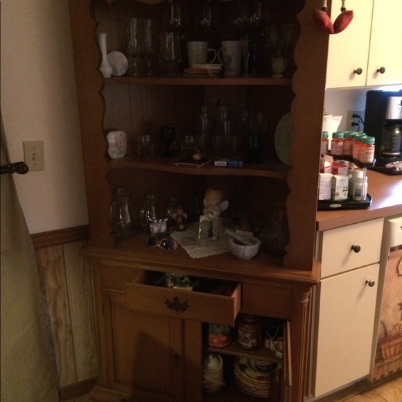 Corner Hutch - Picture 4 of 4